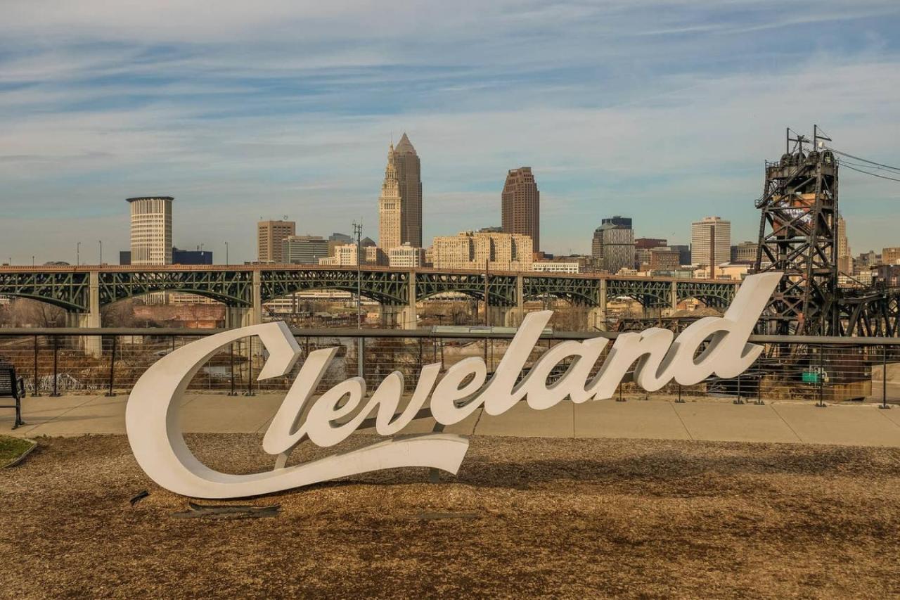 Frontdesk 2015 East 4Th Street Apts Downtown Cleveland Apartment Bagian luar foto